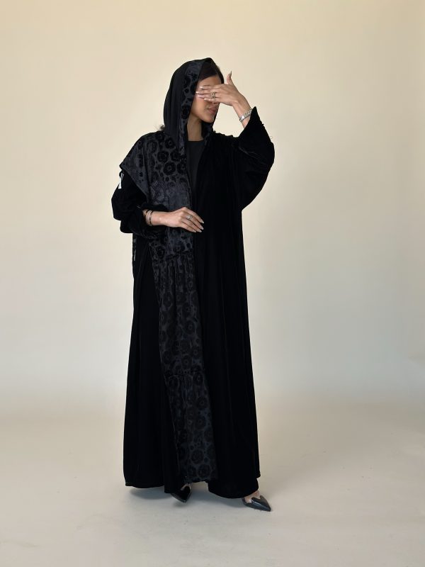 عباية مخمل