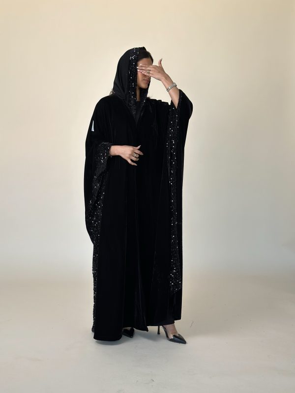 عباية مخمل